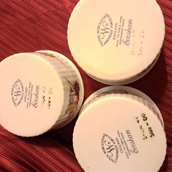 Royal Worcester Evesham 3 Gold Flameproof Porcelain Souffle Fruit Decorations - Picture 3 of 5